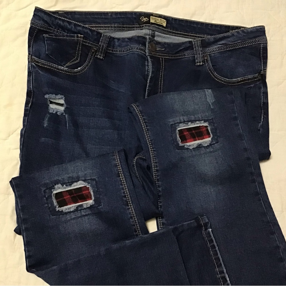 Suzanne Betro jeans plus size dark wash
